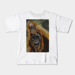 Piggy Back Mum...Orangutans...:o) Kids T-Shirt